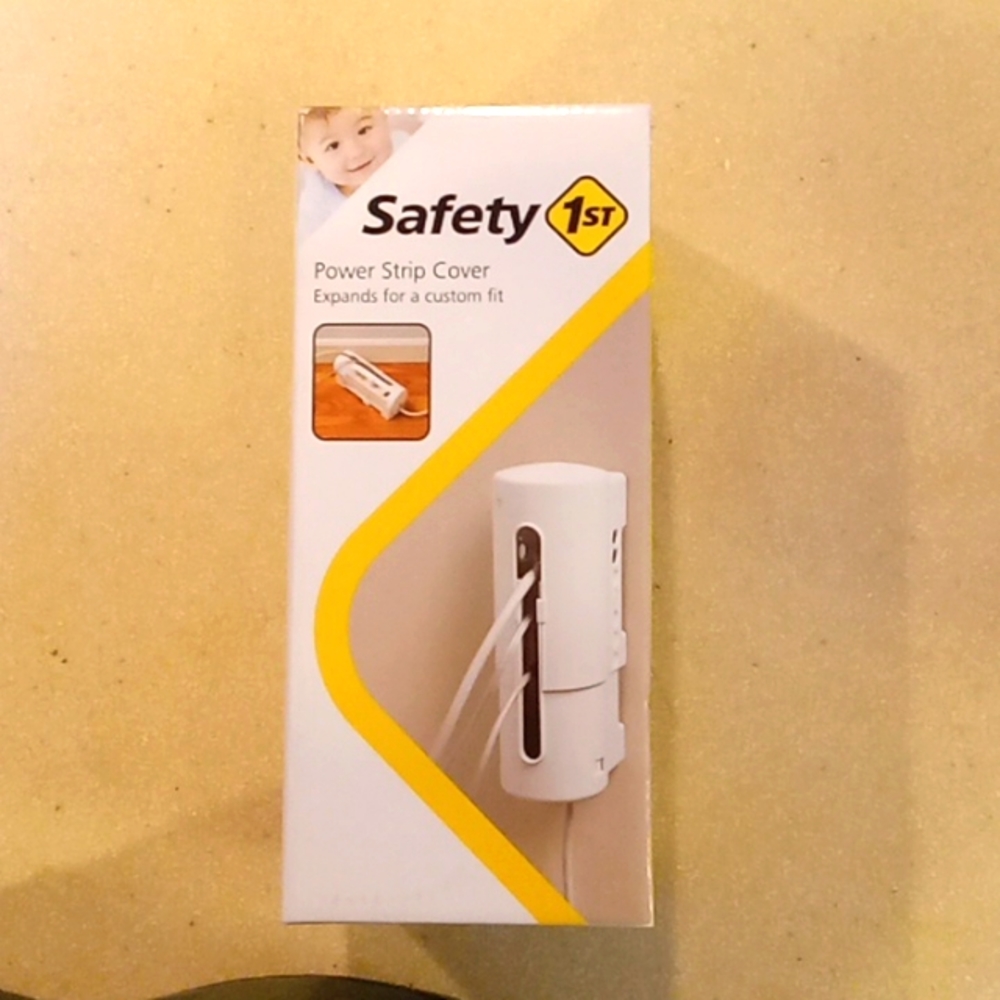 Safety First Power‎ Strip Cover